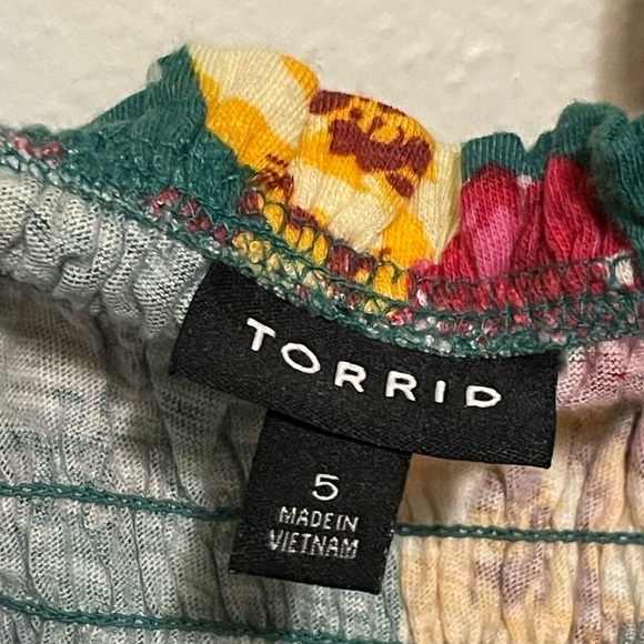 Torrid Babydoll Poplin Smocked Bodice Puff Sleeve Floral Top - Picture 5 of 6